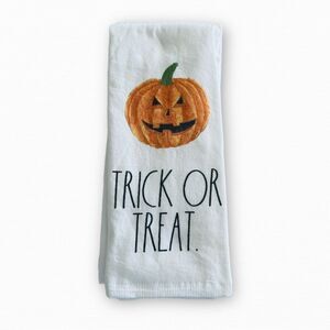 Rae Dunn Halloween Kitchen Towels Happy Halloween Trick or Treat Set of 2 NWT